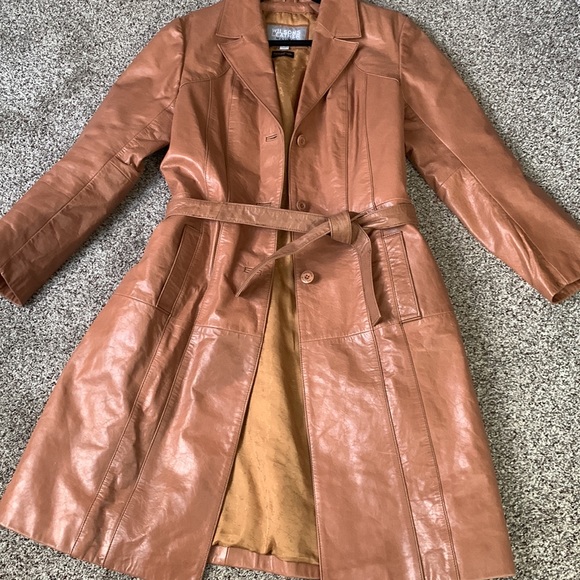 Leather trench coat , beautiful camel color in size XL - Picture 10 of 15